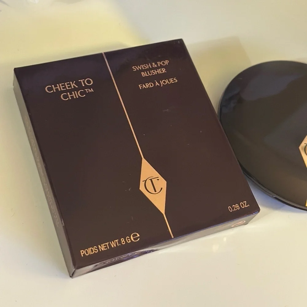 NEW Charlotte Tilbury CHEEK TO CHIC—FIRST LOVE Two-tone peach powder blusher